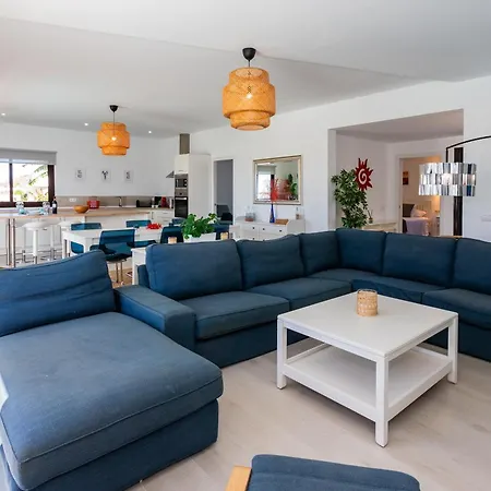 Villa Remarkable 5-bed In *