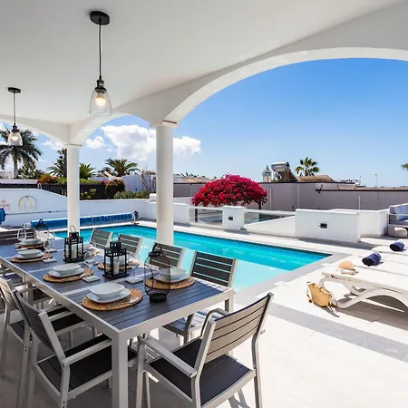 Remarkable 5-bed In * Playa Blanca (Lanzarote)