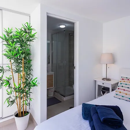 Villa Remarkable 5-bed In Playa Blanca (Lanzarote)